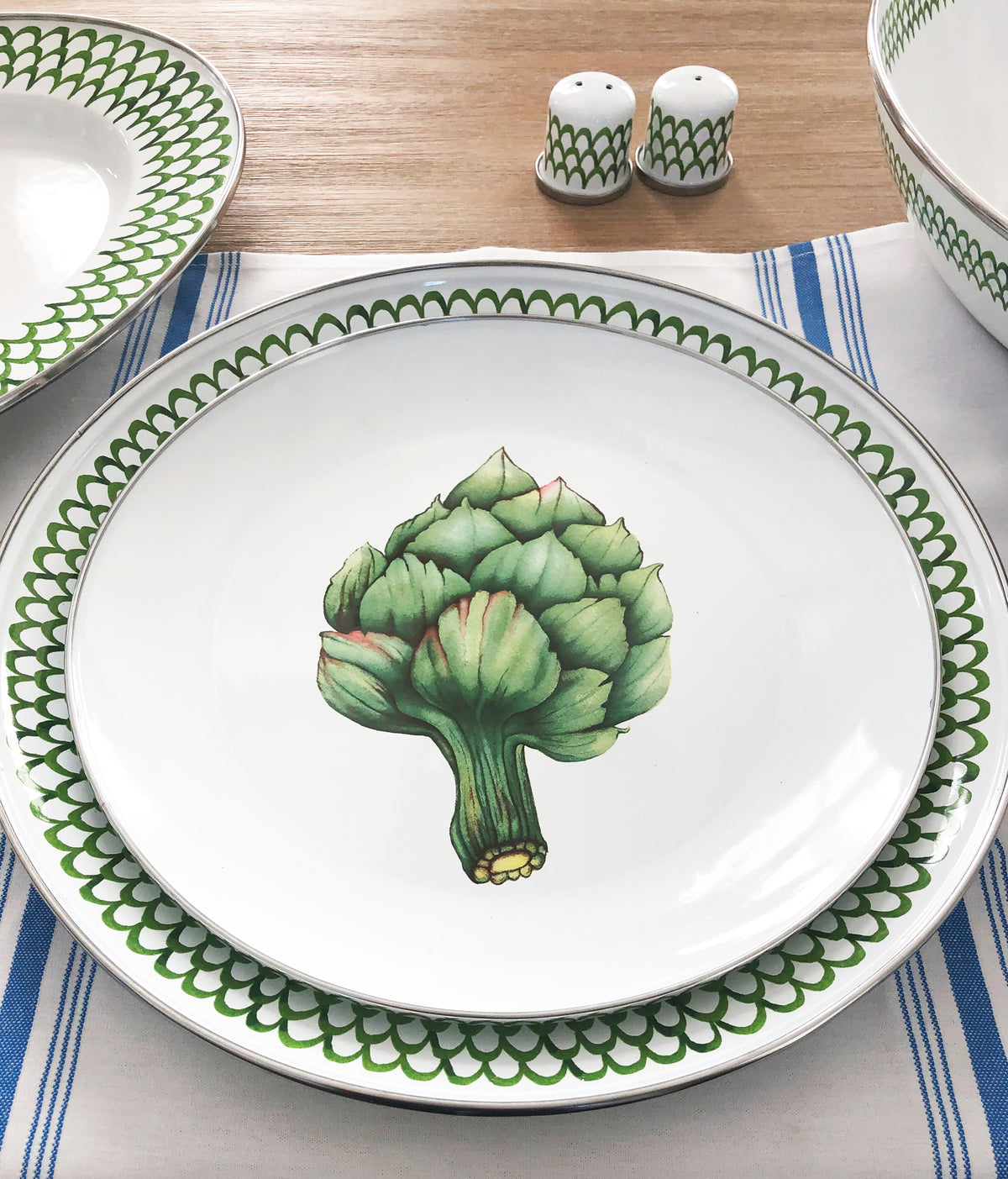Dinner Plates in Green Scallop, Set of 4