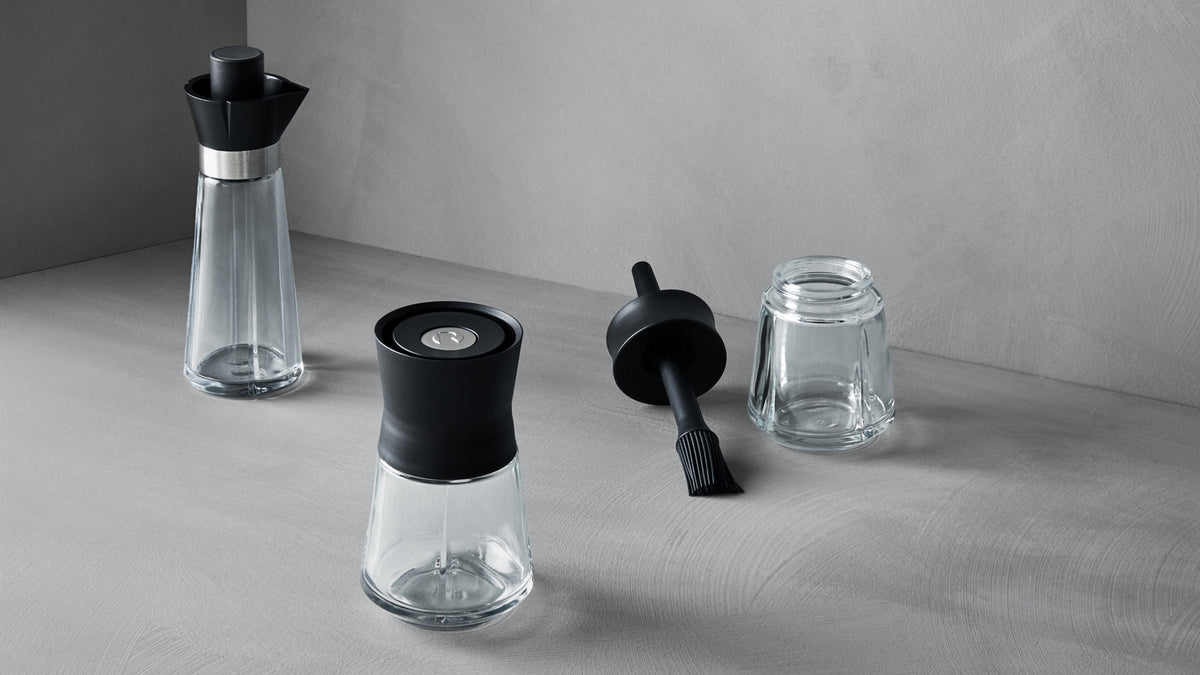 Grand Cru Marinade Glass With Brush in Black