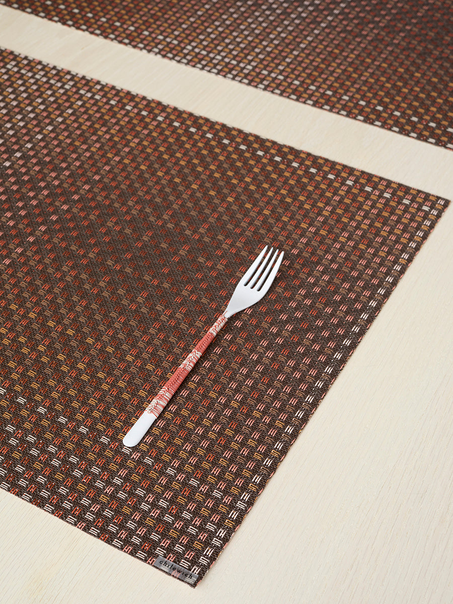 Parade Placemat in Raisin