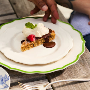 Stella Scalloped Verde Dinner Plate