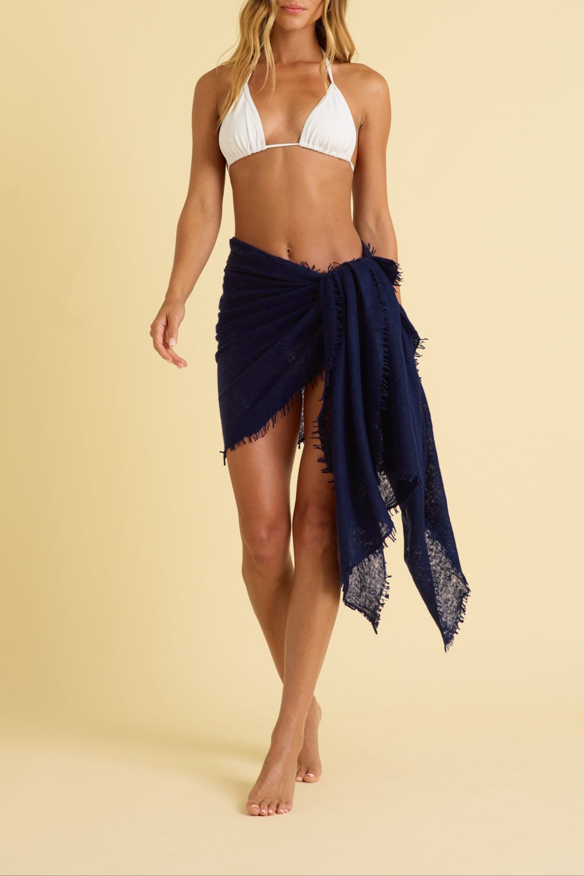 Travel Wrap in Navy