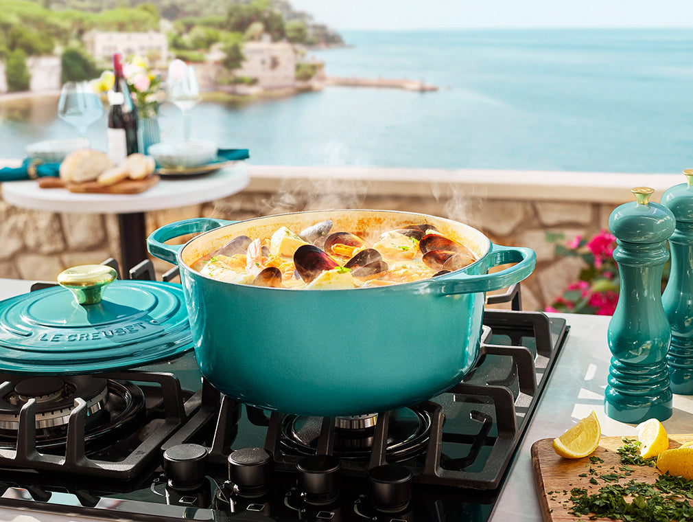 Signature Round Dutch Oven in Riviera 5.5 qt.