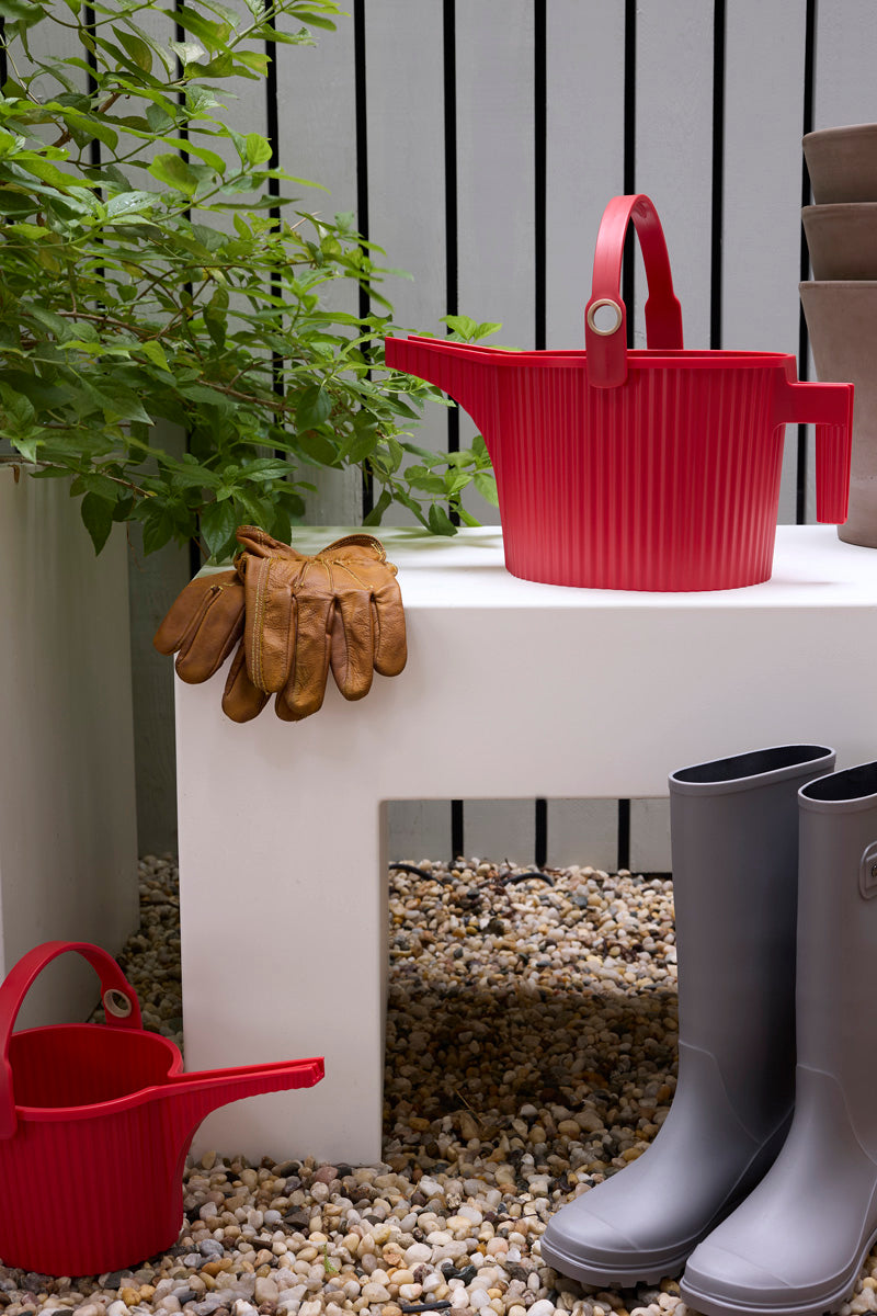 Hachiman Garden Beetle Watering Can Small in Red