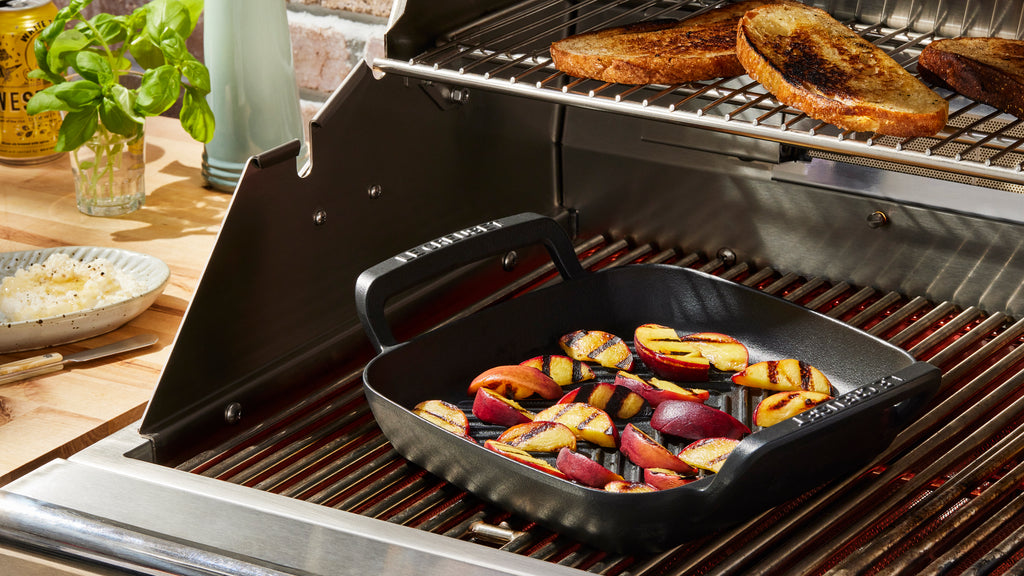 Alpine Outdoor Square Grill in Matte Black