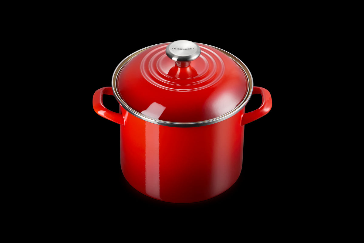 6 qt. Stockpot in Cerise