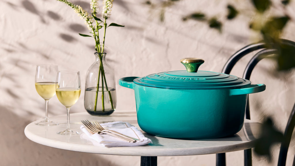 Signature Oval Dutch Oven in Riviera 6.75 qt.