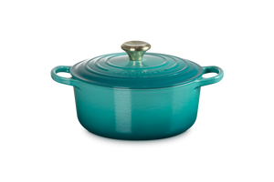 Signature Round Dutch Oven in Riviera 7.25 qt.