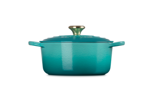 Signature Round Dutch Oven in Riviera 7.25 qt.