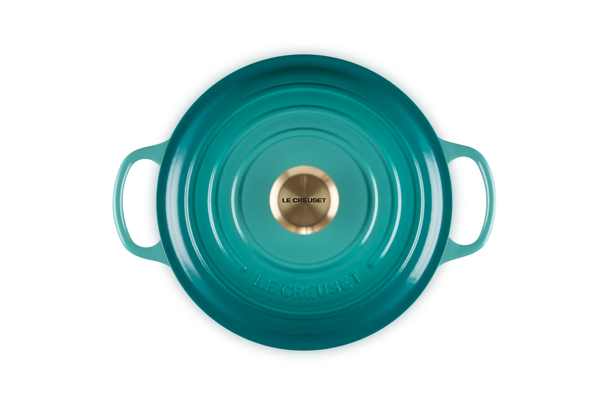 Signature Round Dutch Oven in Riviera 7.25 qt.
