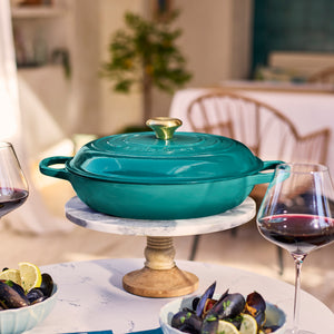 Signature Round Braiser in Riviera 3.5 qt.