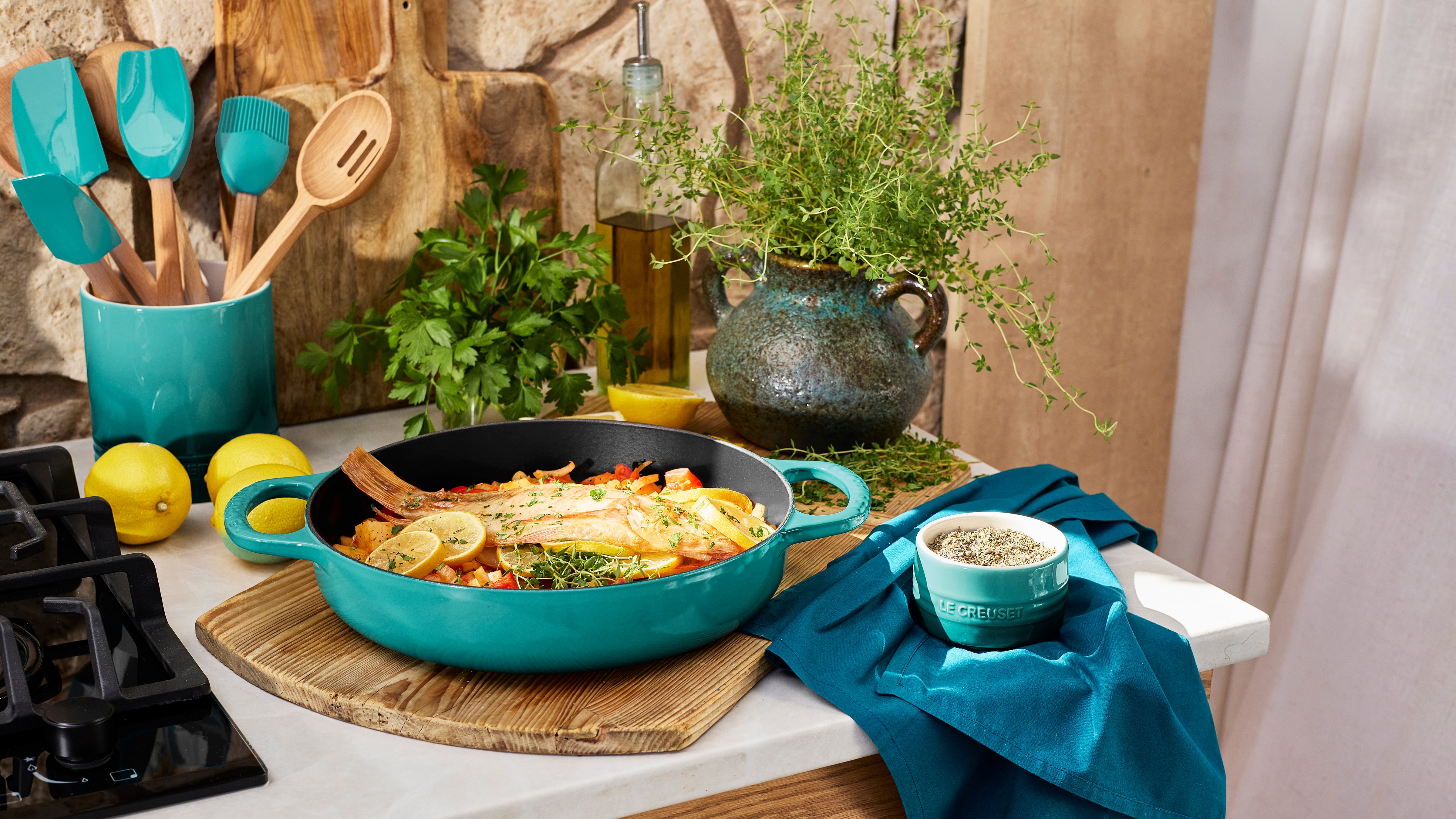 Signature Silicone Medium Spatula in Riviera