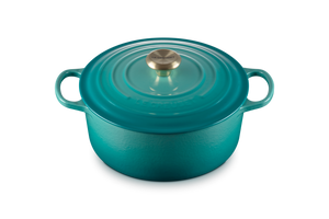 Signature Round Dutch Oven in Riviera 5.5 qt.