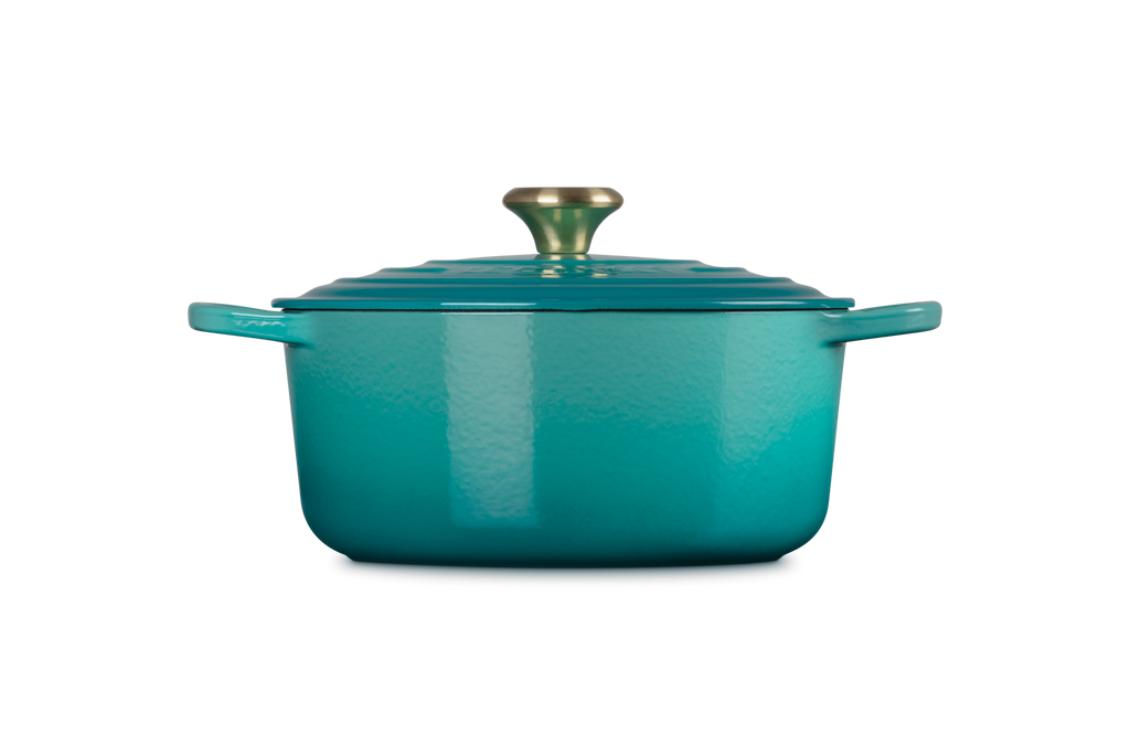 Signature Round Dutch Oven in Riviera 5.5 qt.