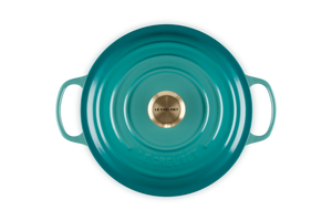 Signature Round Dutch Oven in Riviera 5.5 qt.