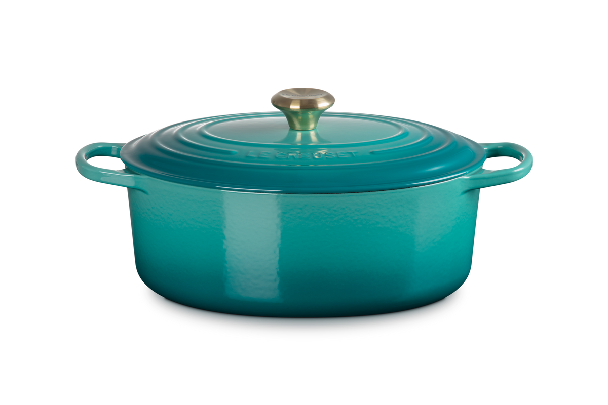 Signature Oval Dutch Oven in Riviera 6.75 qt.