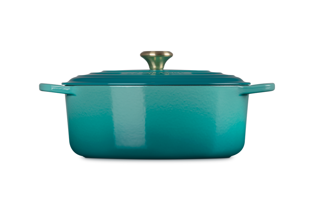 Signature Oval Dutch Oven in Riviera 6.75 qt.