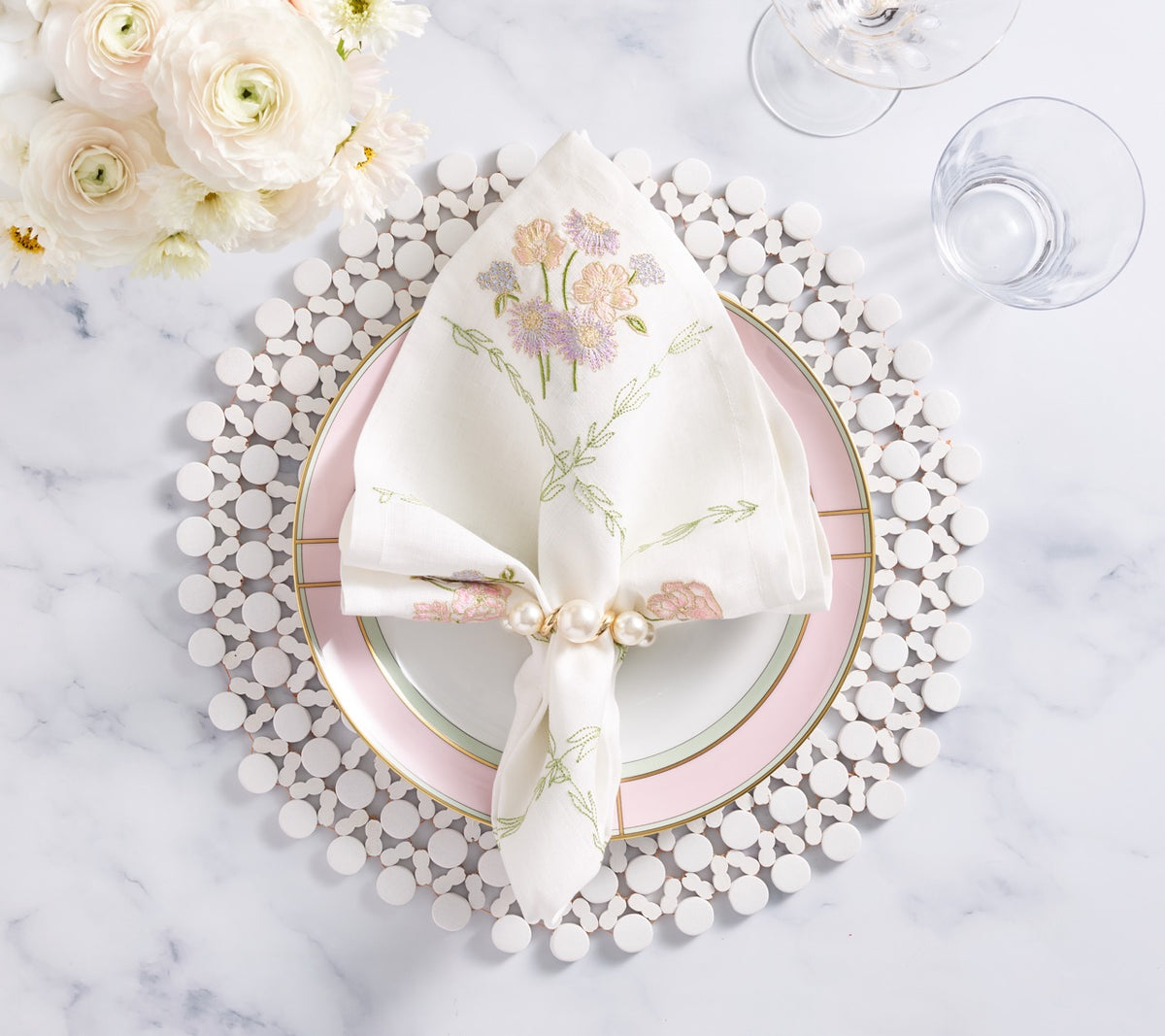 Pearl Drift Napkin Ring in Pearl & Gold, Set of 4