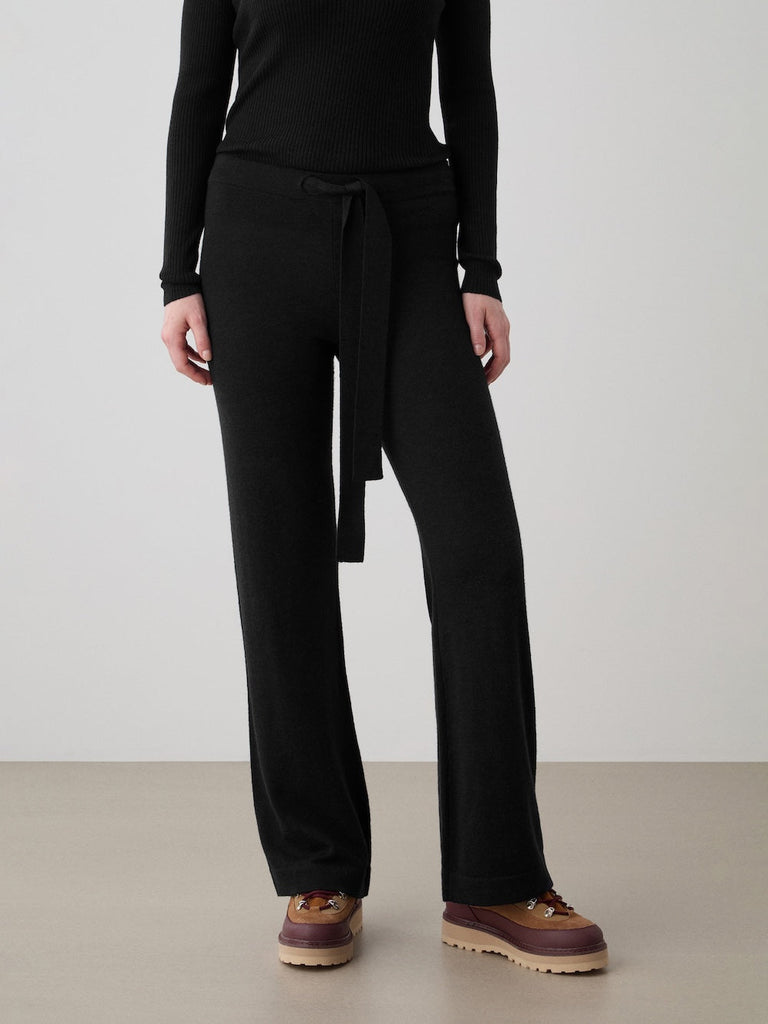 Geilo Belted Pant in Black