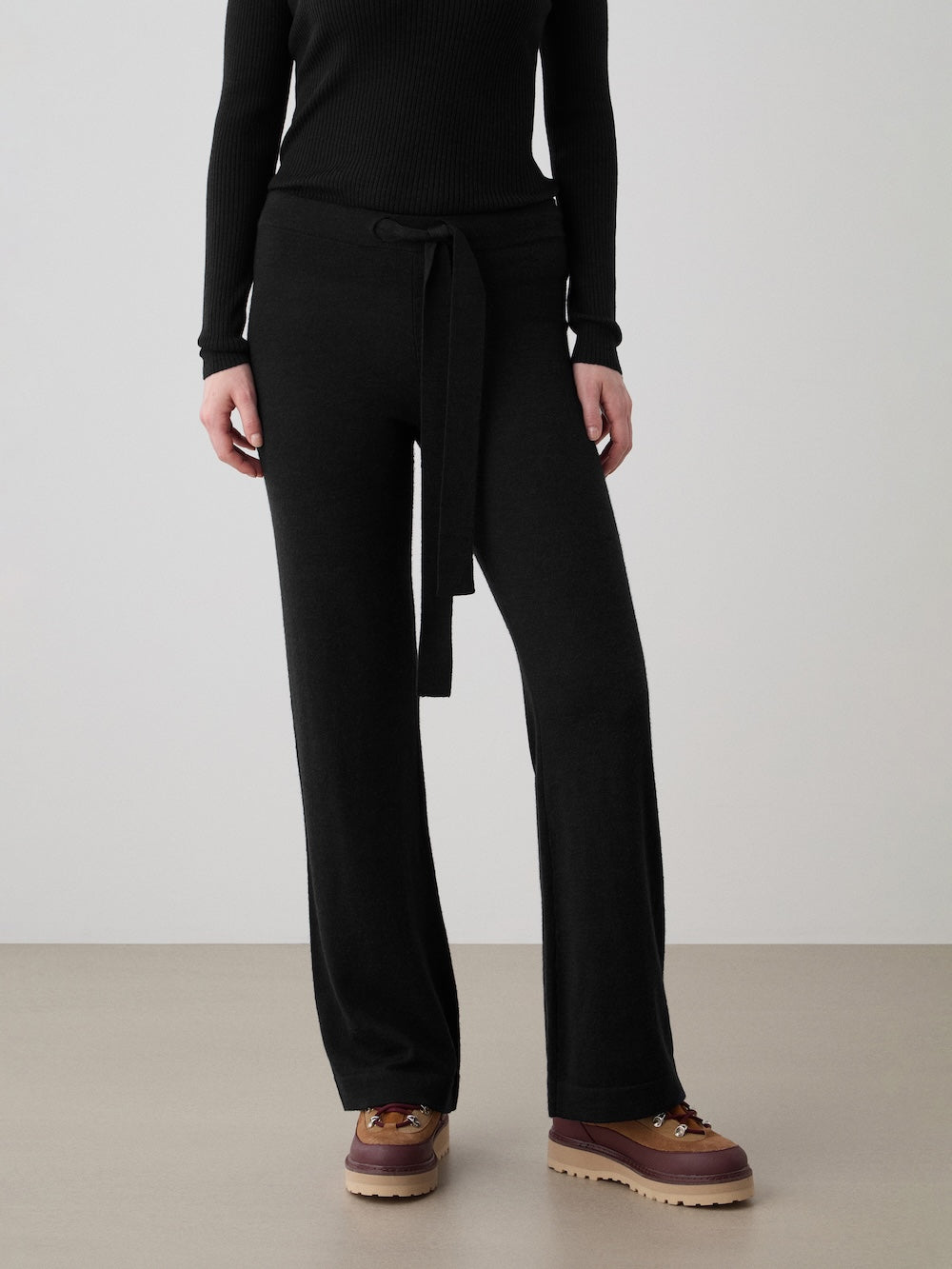 Geilo Belted Pant in Black