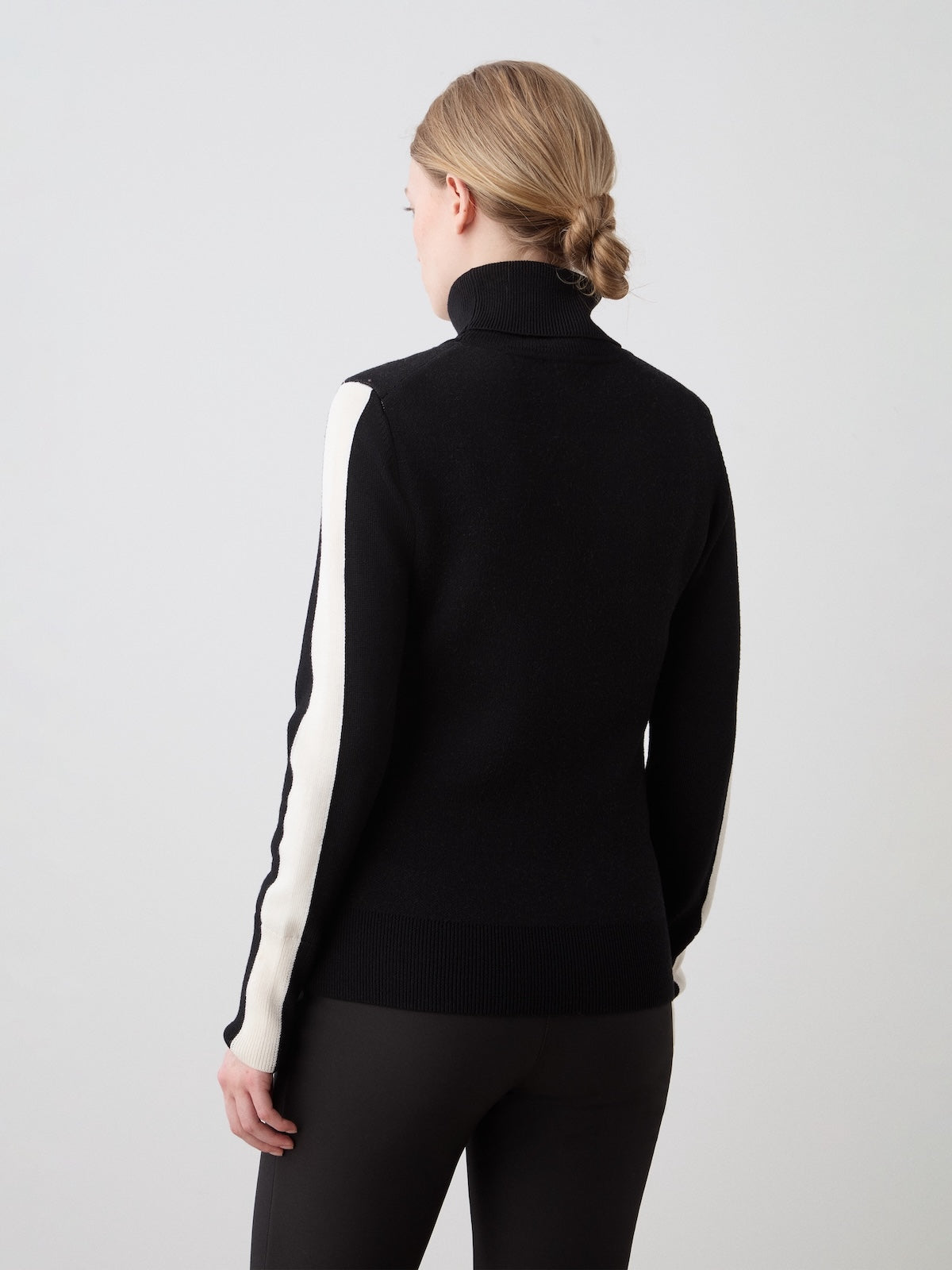 AfterSki Sweater in Black