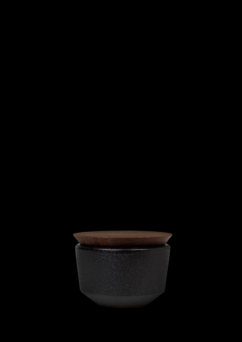 RÅ Salt Cellar with Lid in Black