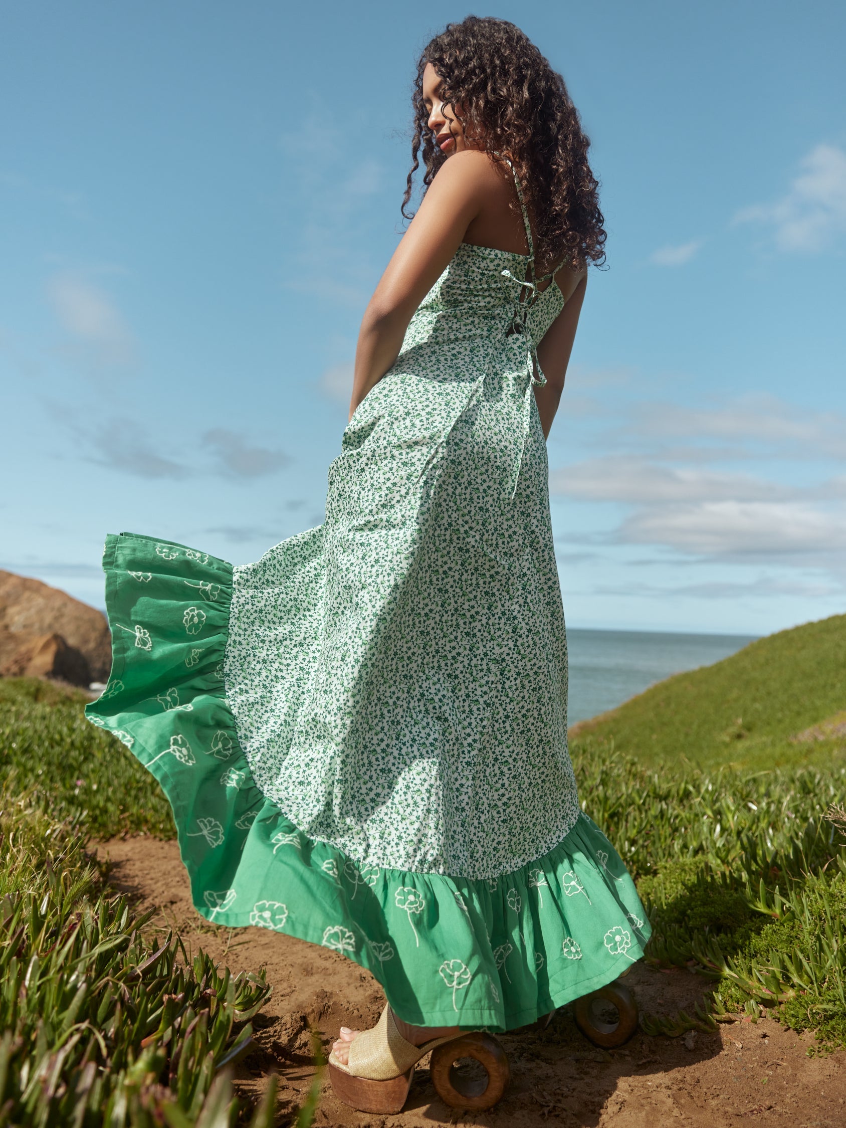 Octavia Dress in Ivory/Grassy Knoll Ditsy Floral/Fairway/Ivory Outline Floral