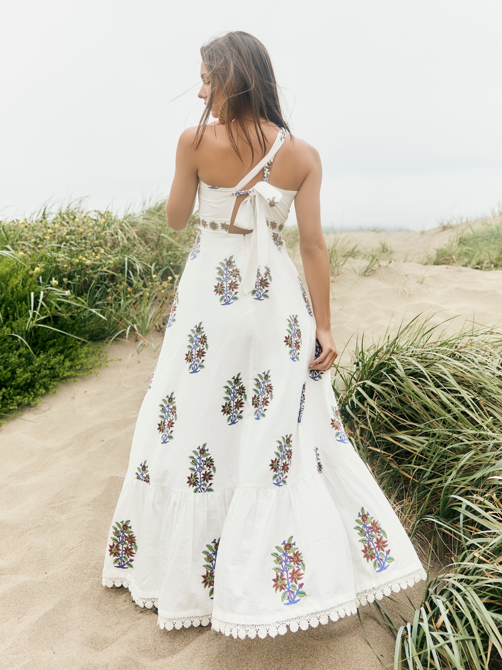 Isabel Dress in White with Bouquets