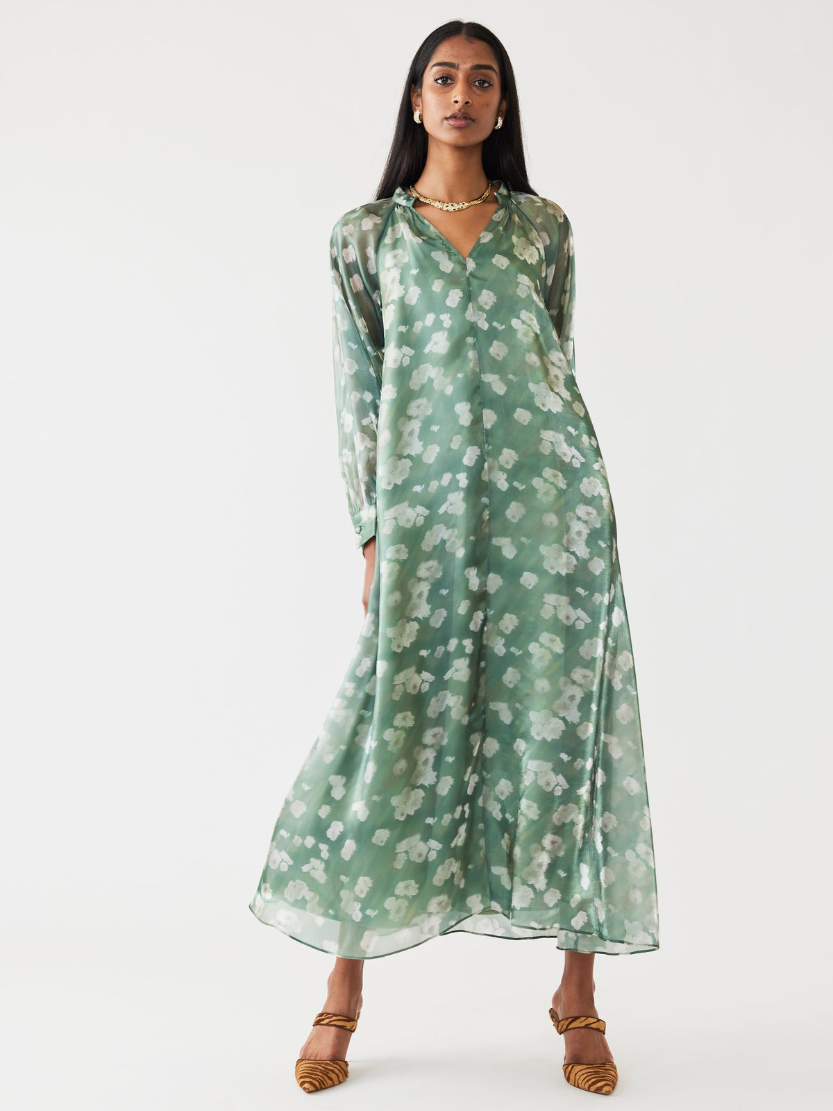 Caroline Dress in Green Blurry Magnolia