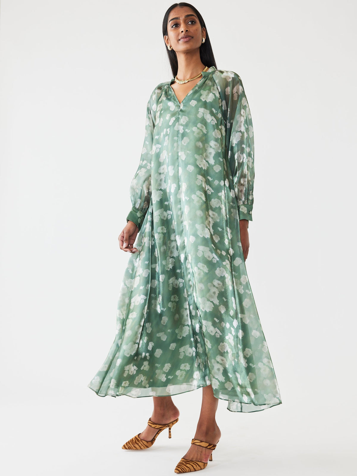 Caroline Dress in Green Blurry Magnolia