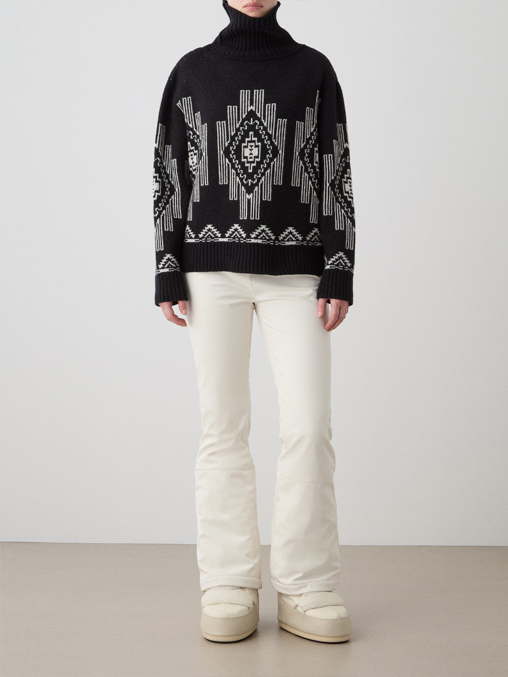 Pioneer Sweater in Black