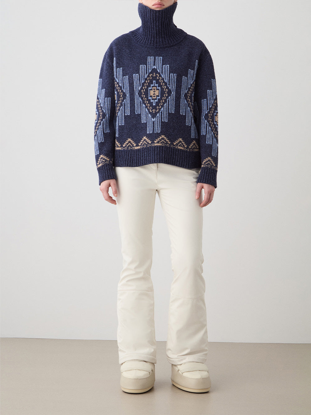 Pioneer Sweater in Navy Blue