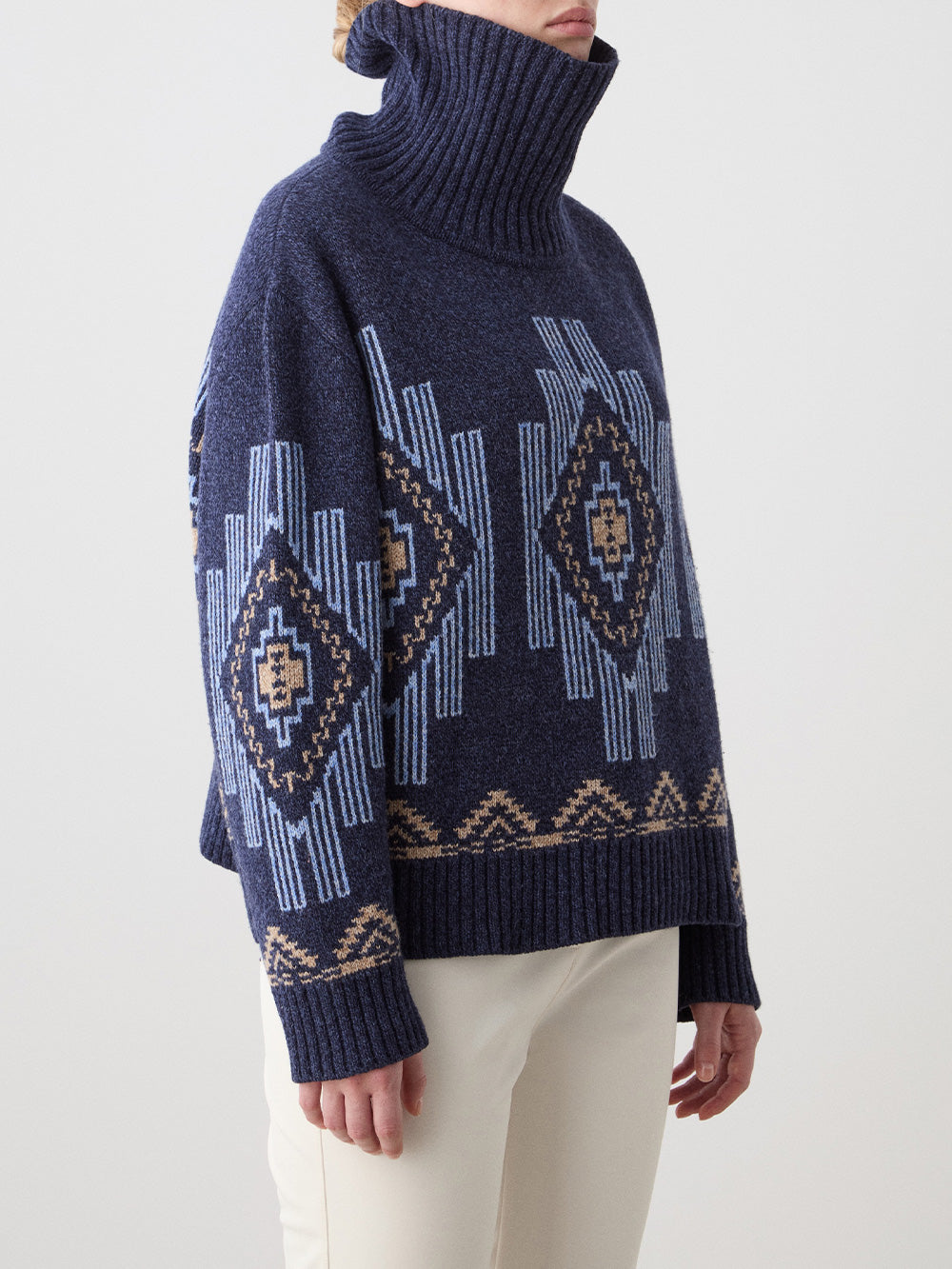 Pioneer Sweater in Navy Blue