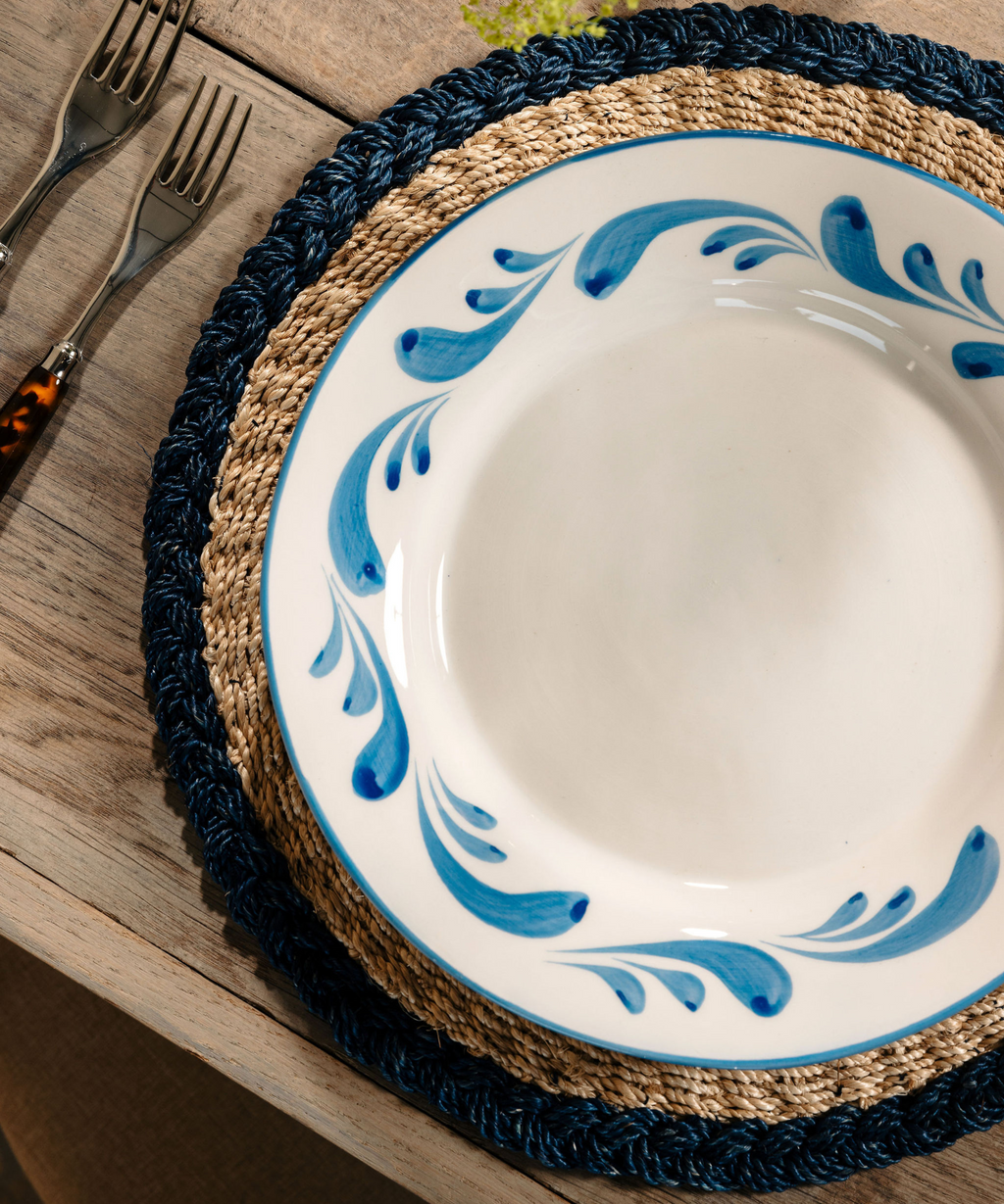 Braided Abaca Placemat in Natural & Navy