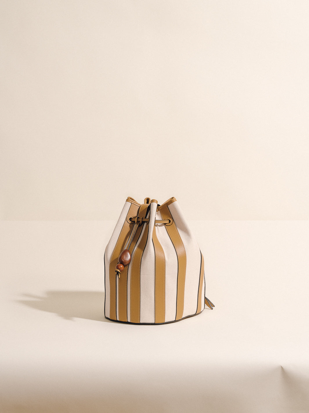 #color_caramel-stripe-nappa-canvas