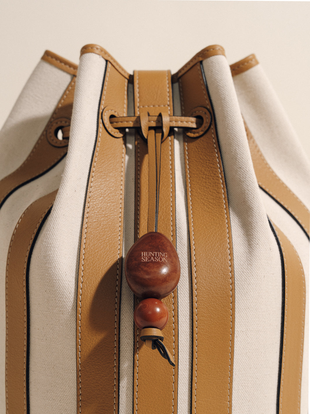 #color_caramel-stripe-nappa-canvas