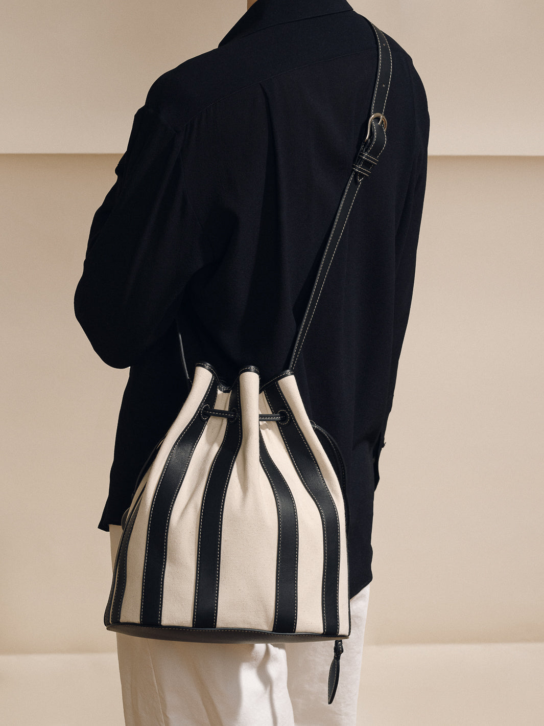 #color_black-stripe-nappa-canvas