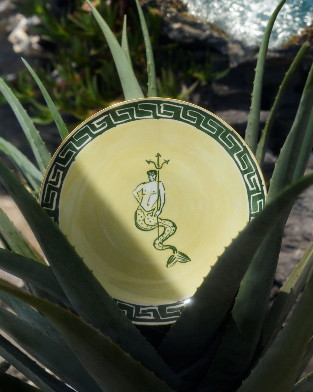 Ill Viaggio Di Nettuno Charger Plate in Green & Yellow