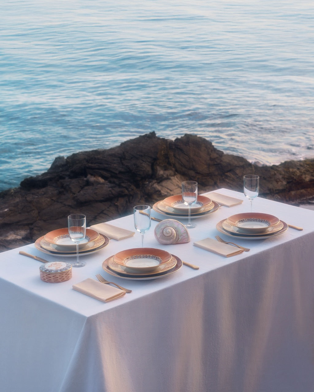 Ill Viaggio Di Nettuno Soupe Plate in Brown & Light Blue