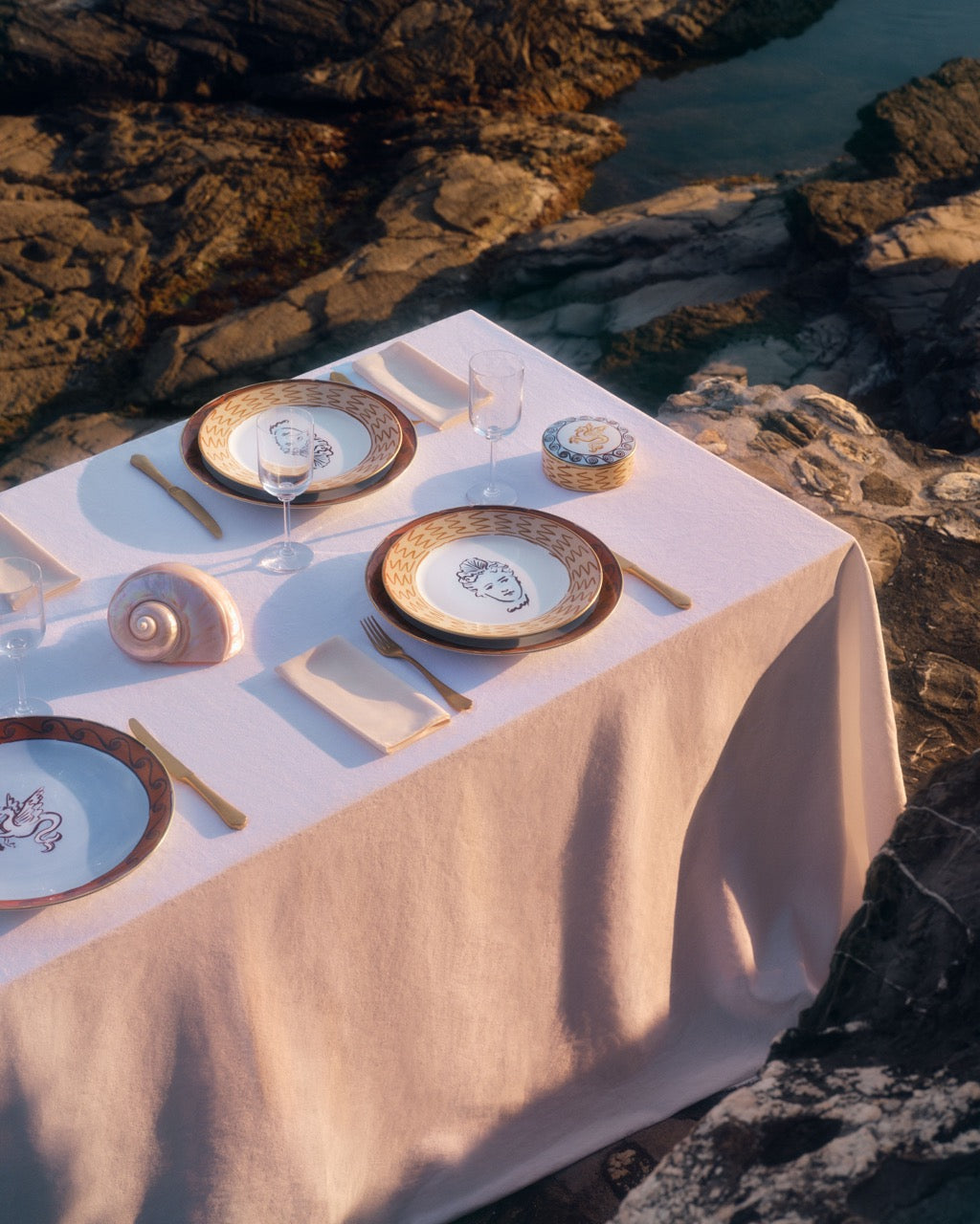 Ill Viaggio Di Nettuno Dinner Plate in Brown & Light Blue