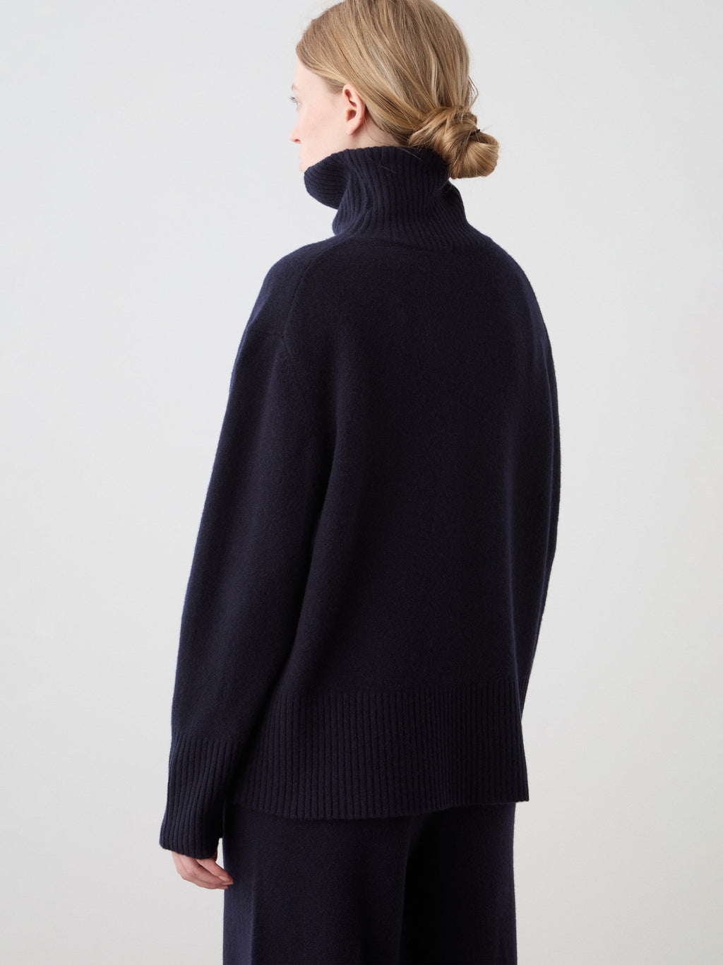 Geilo Boyfriend Sweater in Navy Blue