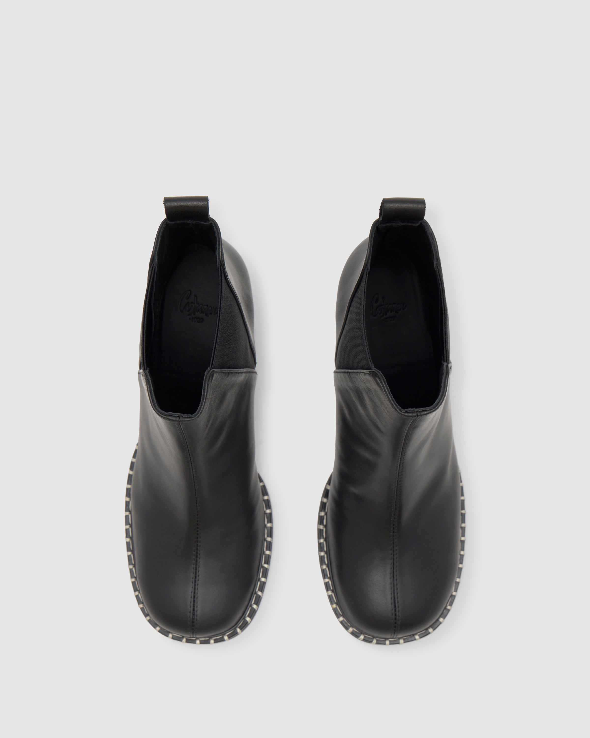 Neandra in Black