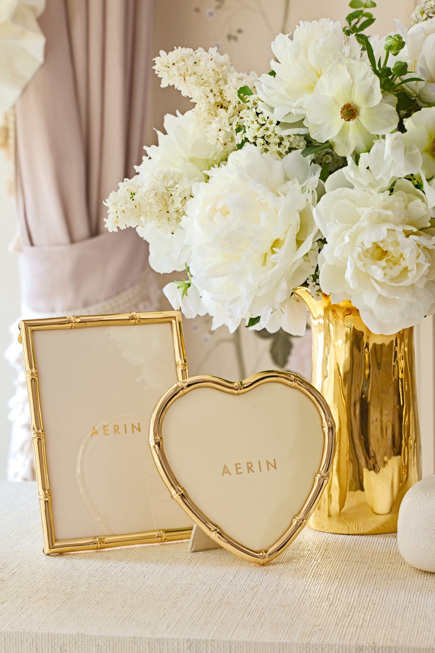 Ava Bamboo Heart Frame