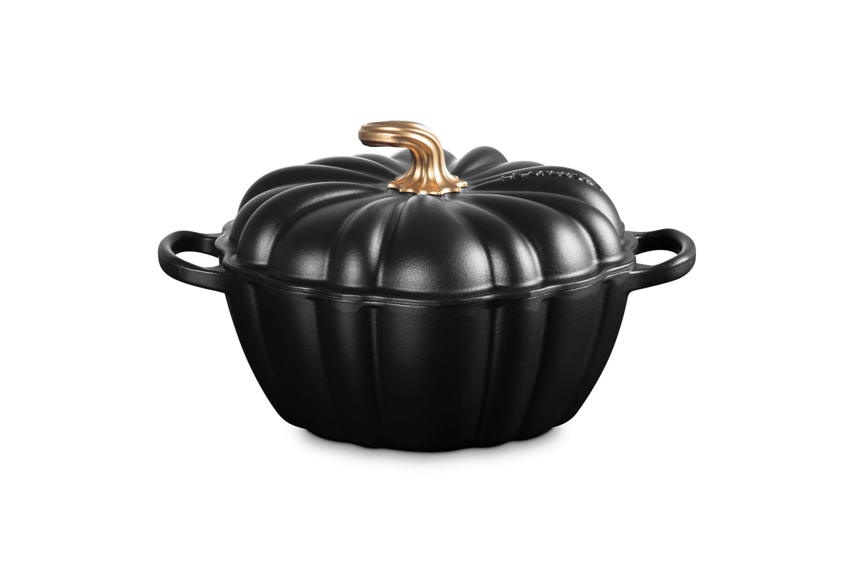 Le Creuset Signature Pumpkin Cocotte, 4 qt., Licorice