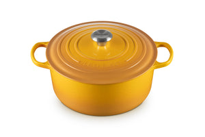 Le Creuset Signature Round Dutch Oven, 7.25 qt., Nectar