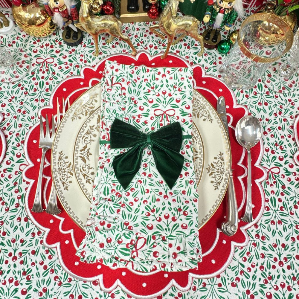 Mistletoe and Bows Tablecloth