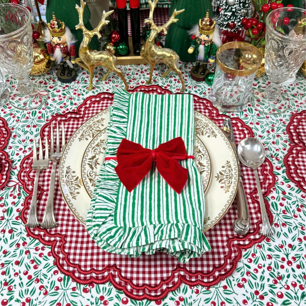 Mistletoe and Bows Tablecloth