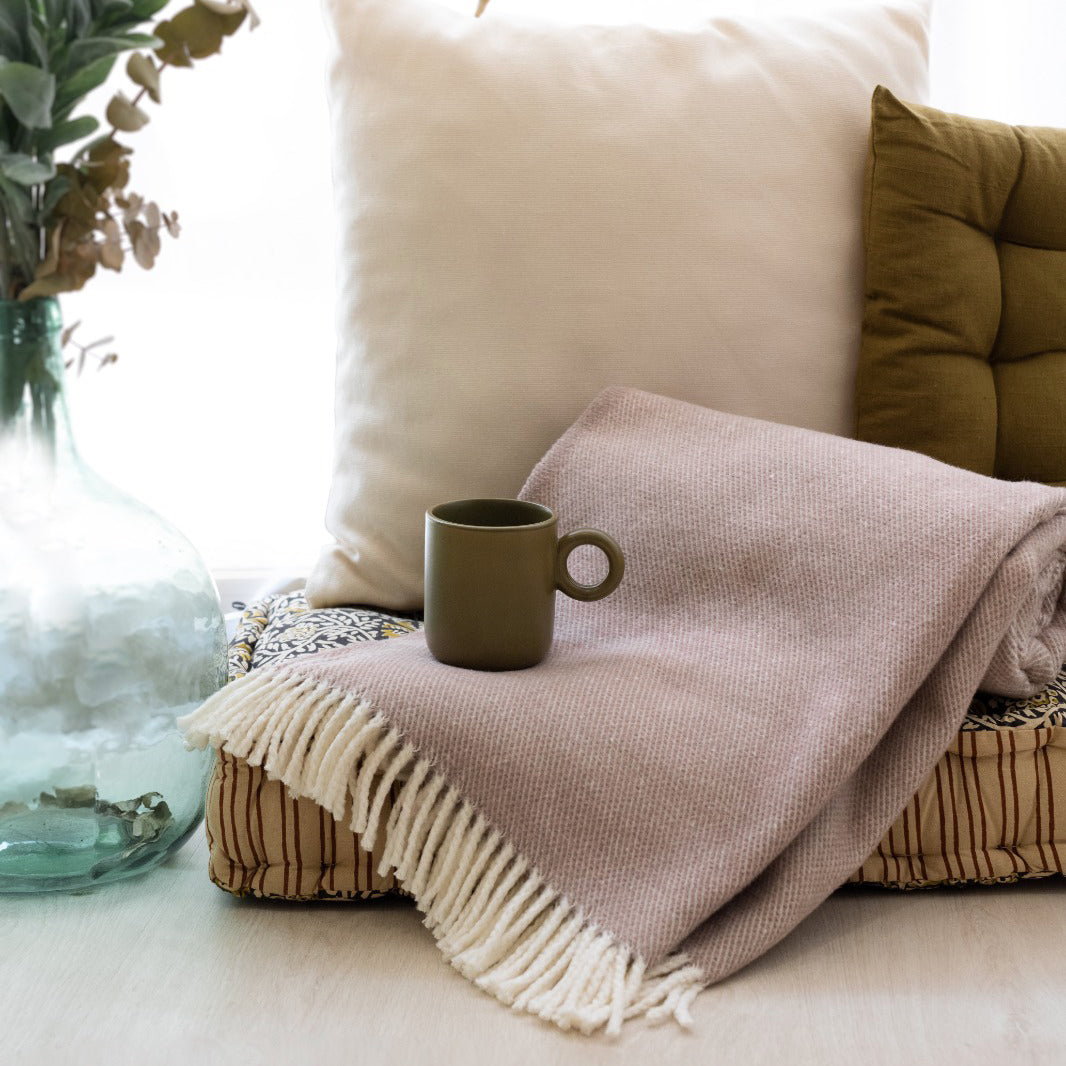 Pixel Design Fringed Throw