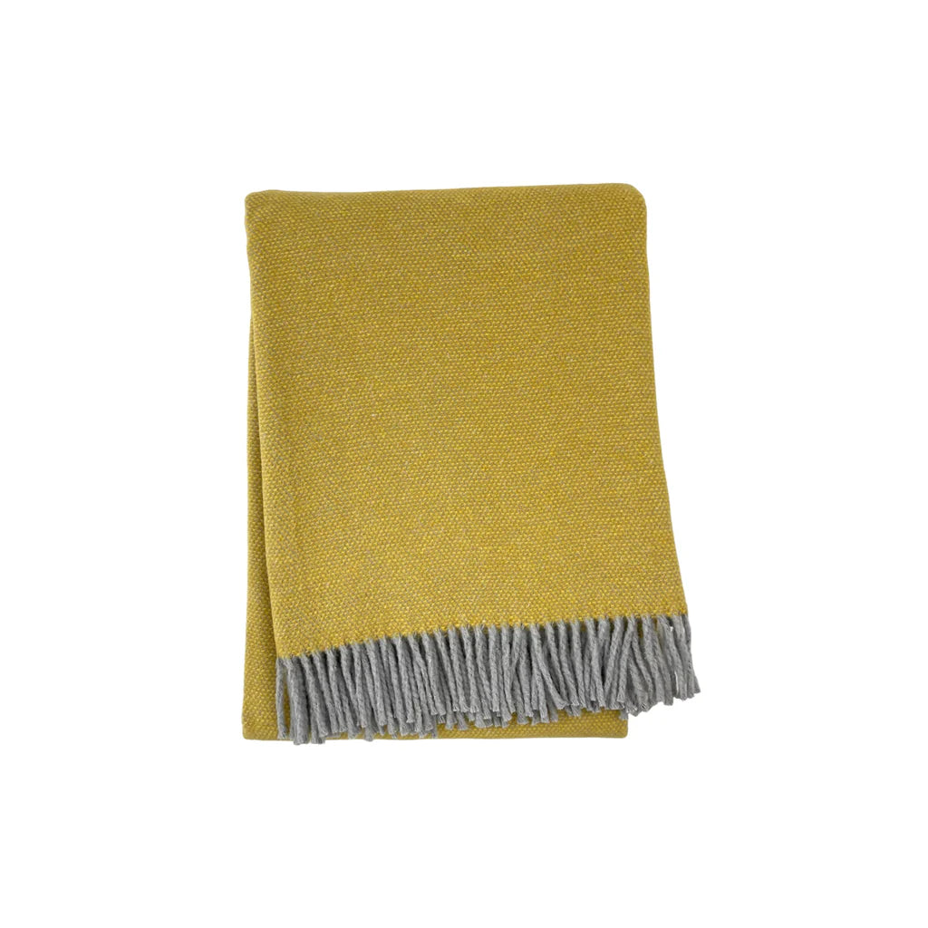 Pixel Design Fringed Throw