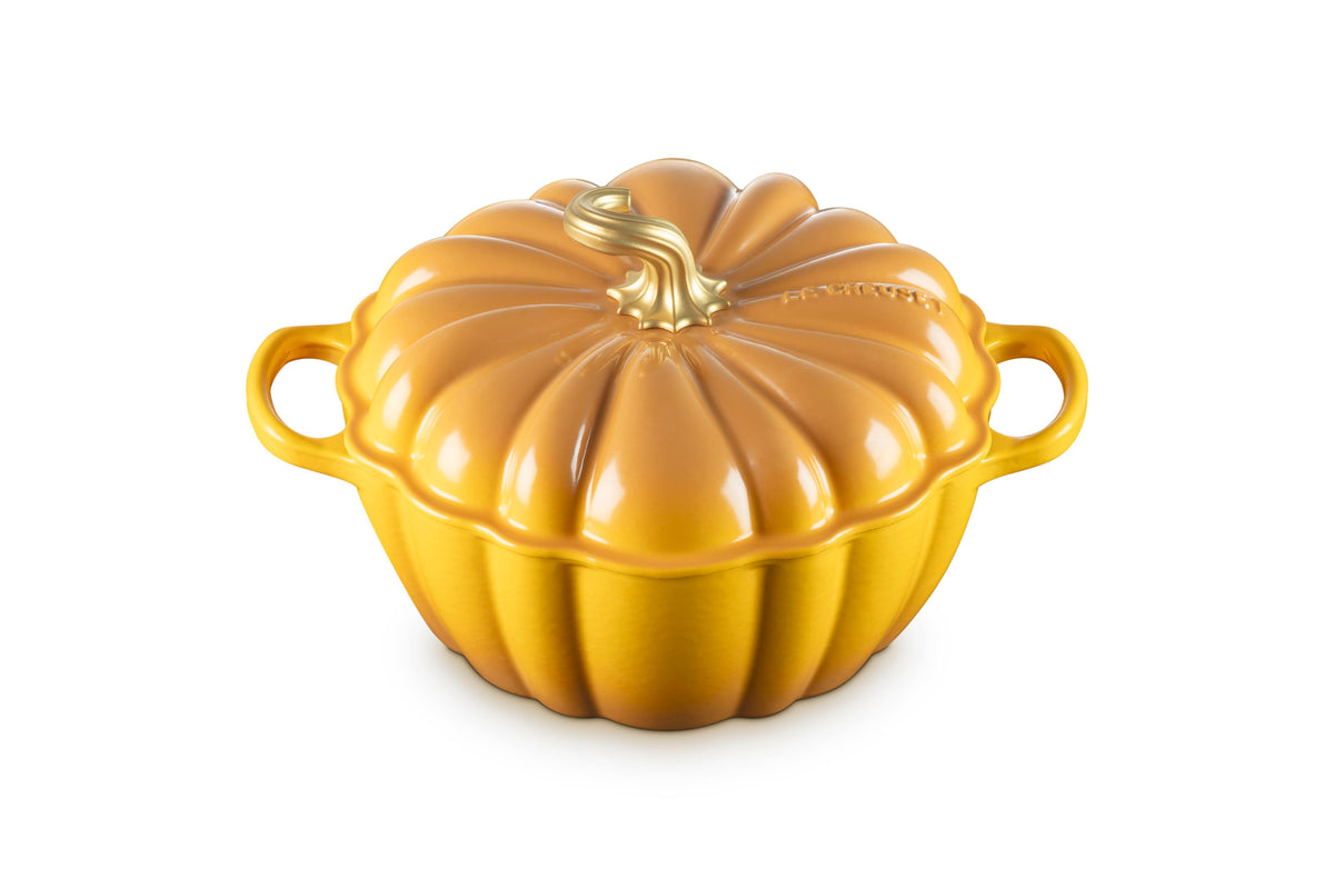 Le Creuset Signature Pumpkin Cocotte, 4 qt., Nectar