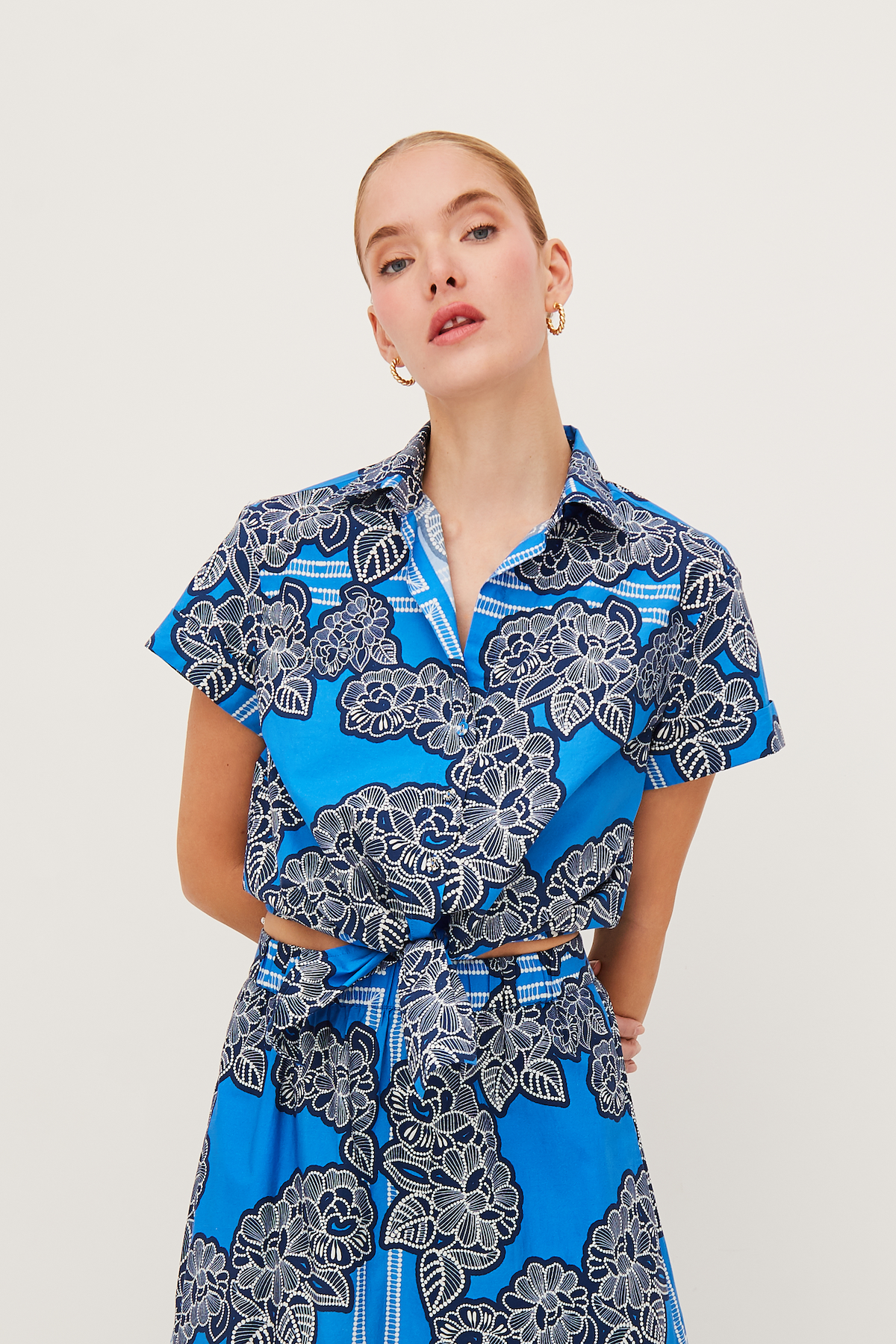 Asbury Top in Carved Petals Cobalt